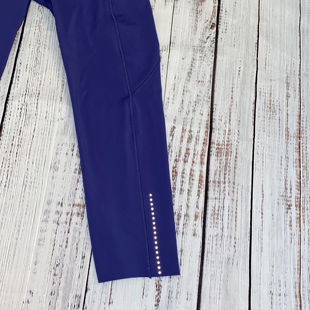 Lululemon Purple Crop Leggings - Size 4 - Picture 2 of 3